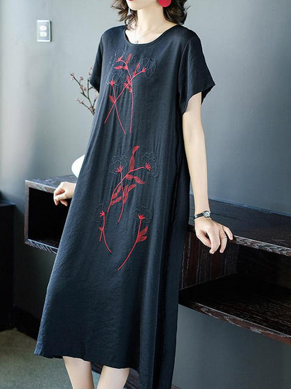 Loose Round-neck Embroidery Dress