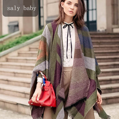 Split-style cloak green geometric scarf