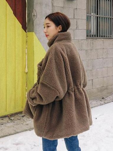 WARM LACE-UP BUTTON OUTWEAR