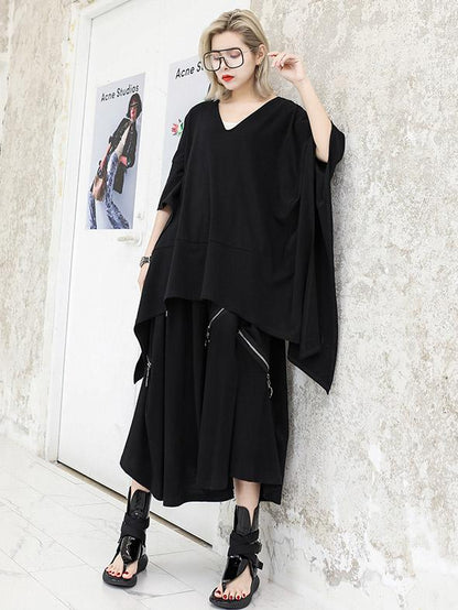 Loose V-neck T-shirt
