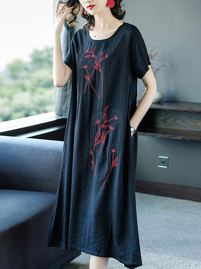Loose Round-neck Embroidery Dress