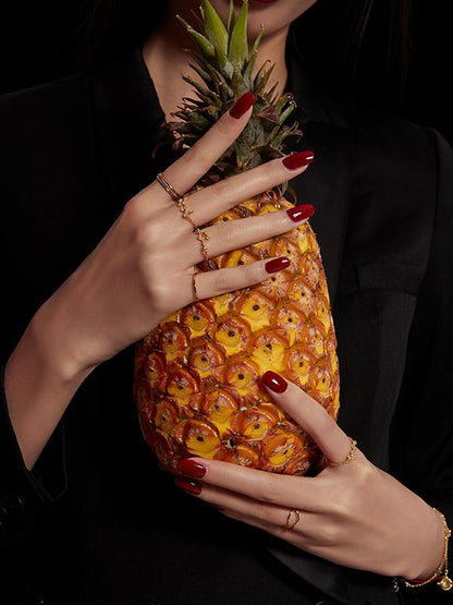 A Series Of Four Fashionable Rings