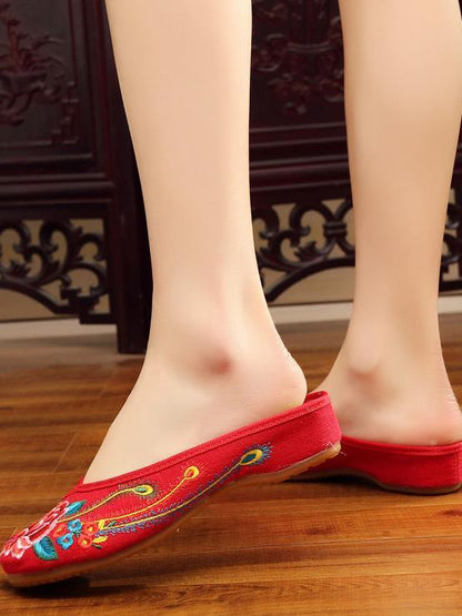Authentic Oriental Flange Slippers with Floral Ornament