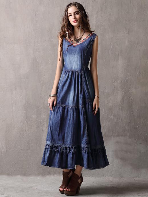 Loose Plus Size Embroidered V-neck Midi Dresses