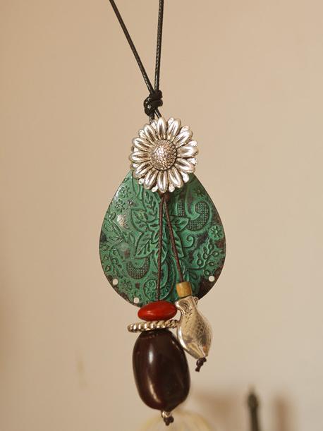 Flower Pendant Sliver Necklace