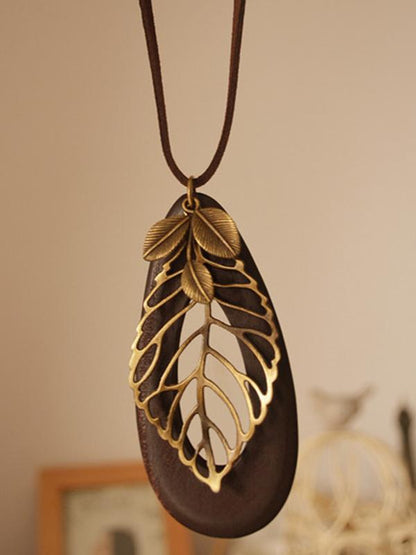 Retro National Wood Necklace