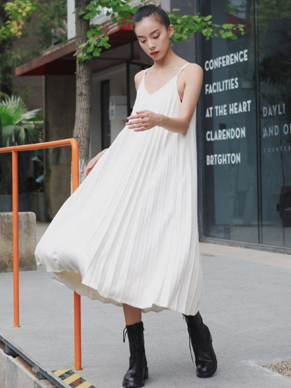 VINTAGE LOOSE SLEEVELESS PLEATED V-NECK DRESS