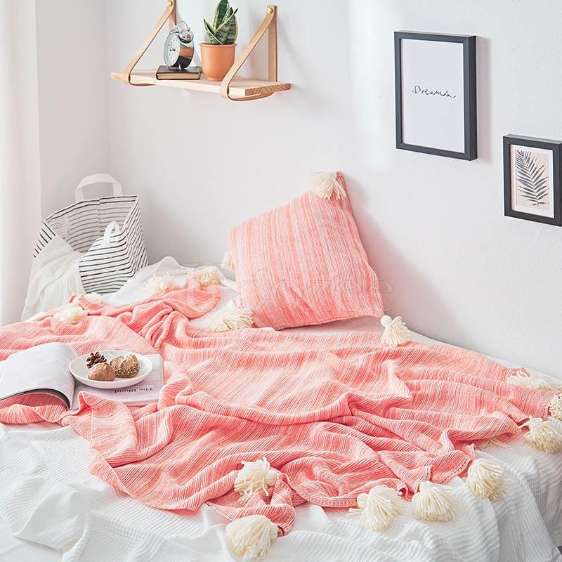 Tasseled Pompom Triming Knit Blankets