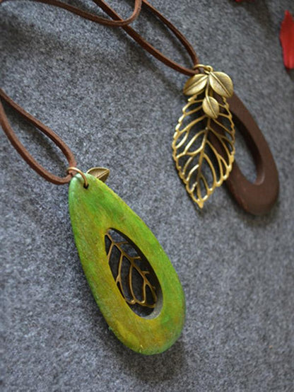 Retro National Wood Necklace