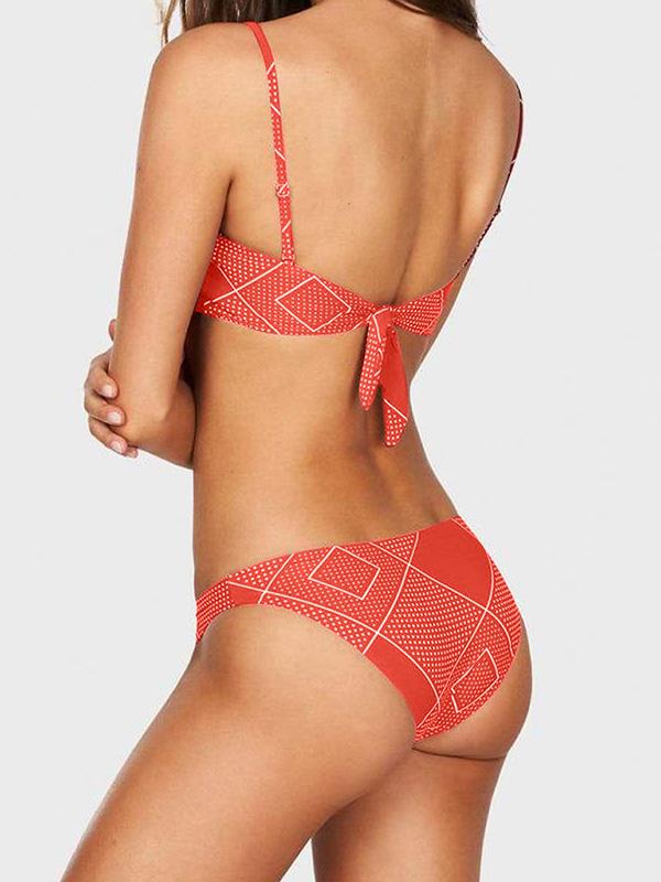 Sexy Belly Pocket Knotted Split Type Bikini Swimsuit