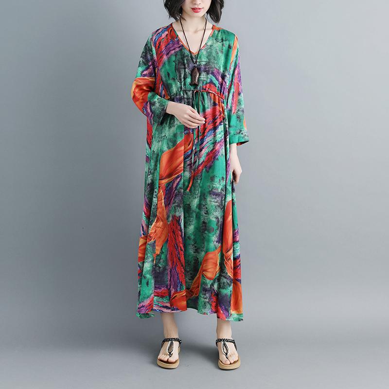 Women Three Quarter Sleeve Printed V Neck Pleated Dress