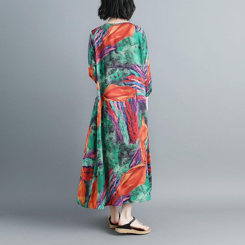 Women Three Quarter Sleeve Printed V Neck Pleated Dress