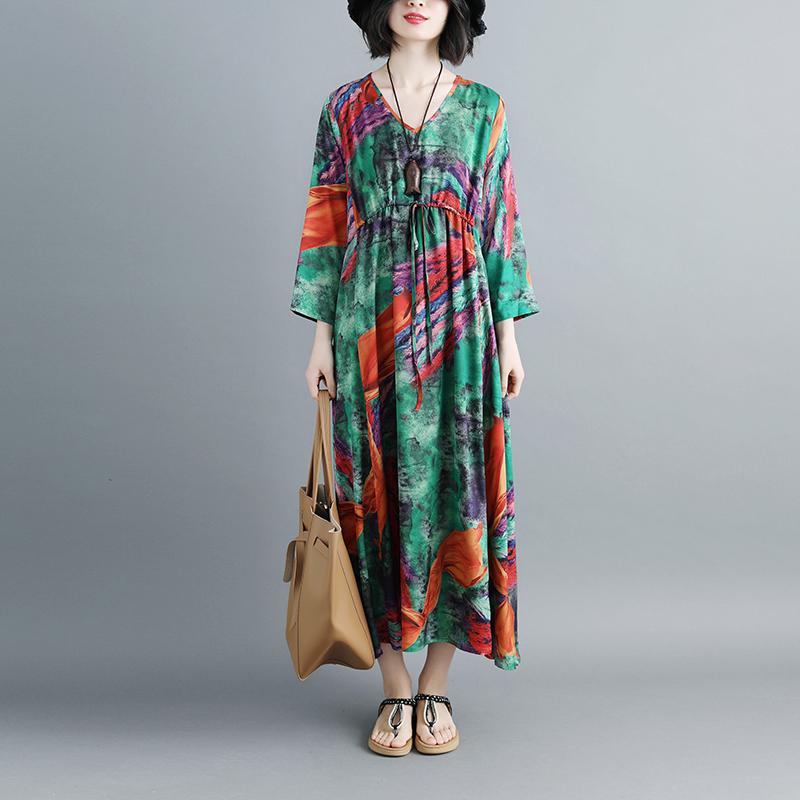 Women Three Quarter Sleeve Printed V Neck Pleated Dress