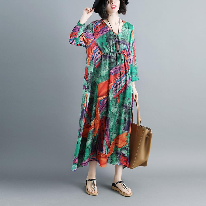 Women Three Quarter Sleeve Printed V Neck Pleated Dress