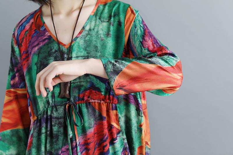 Women Three Quarter Sleeve Printed V Neck Pleated Dress