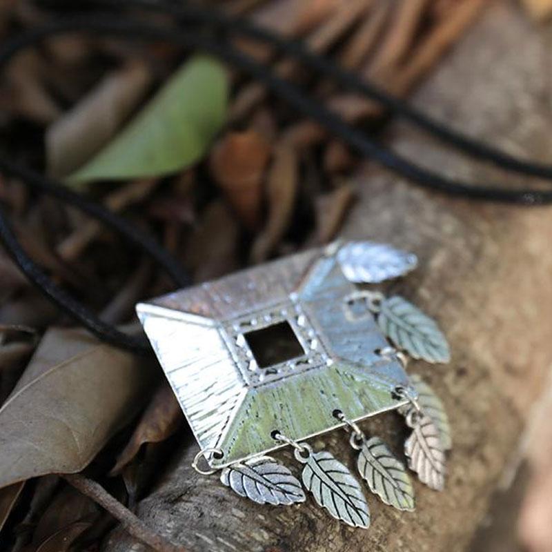 Rope Chain Square Metal Seven Leaves Pendant Necklace