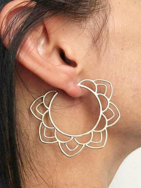 Vintage Hollow Flowers Earrings Accessories