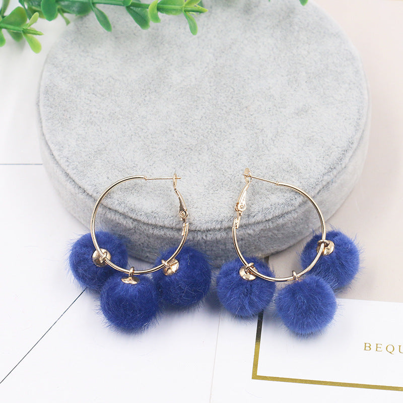 Gold large circle alloy wool ball earrings