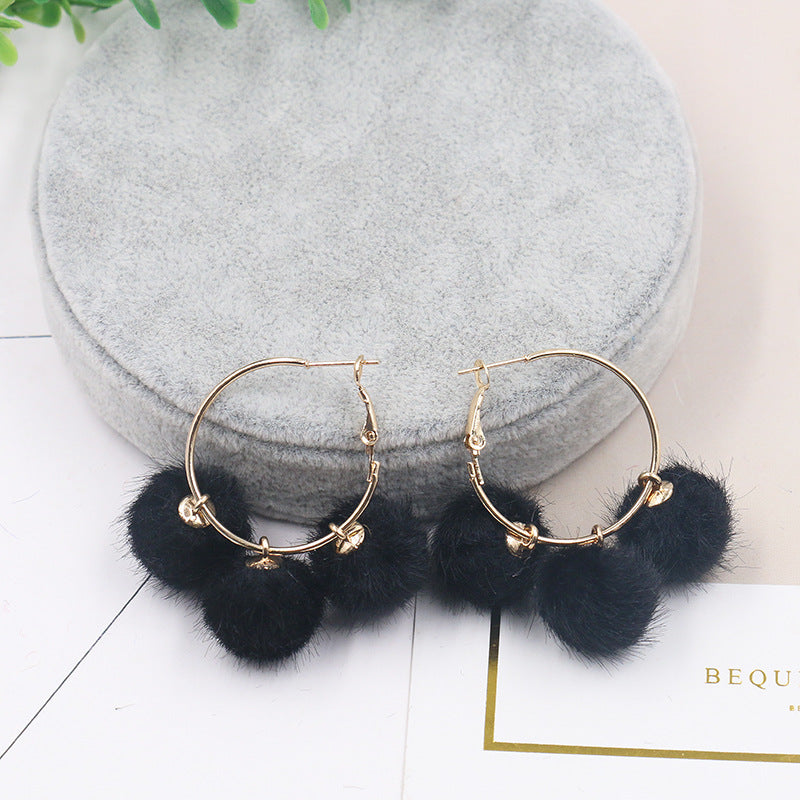 Gold large circle alloy wool ball earrings