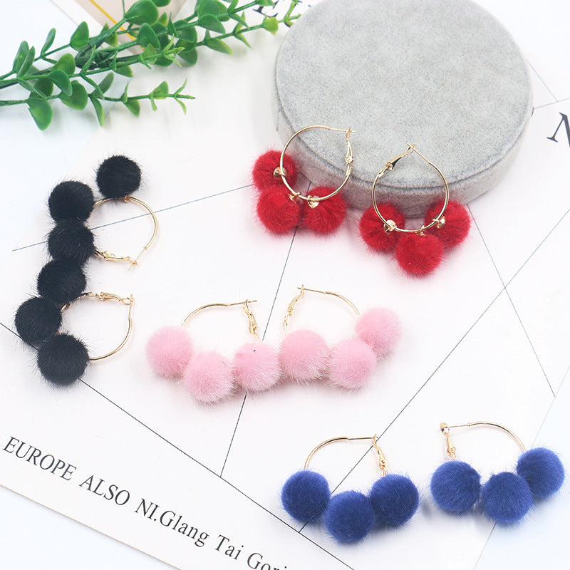 Gold large circle alloy wool ball earrings