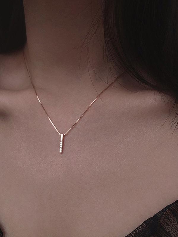 Chic Silver Diamante Necklace