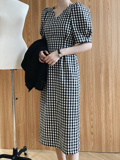 Original Plaid V-Neck Puff Sleeve Empire Midi Dress