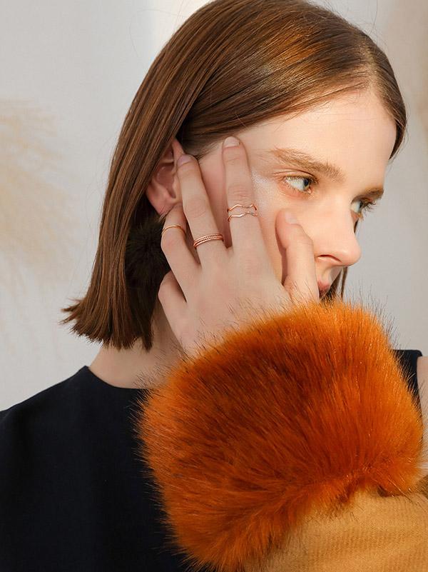 A Series Of Four Fashionable Rings