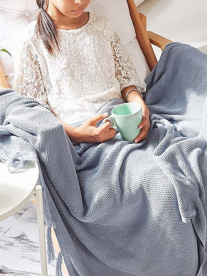 Leisure Tasseled Knitted Blanket