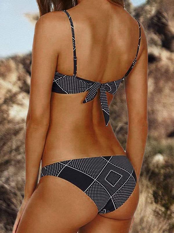 Sexy Belly Pocket Knotted Split Type Bikini Swimsuit