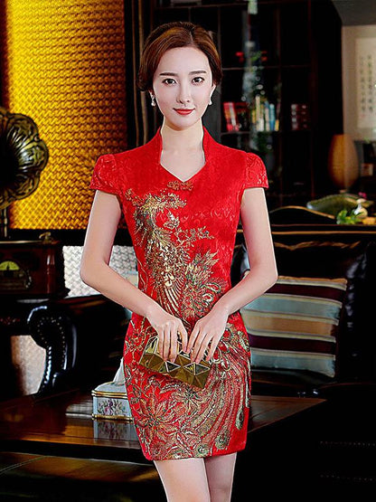 Red Embroidered V-neck Side Split Short Cheongsam