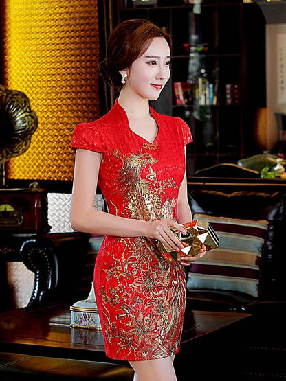 Red Embroidered V-neck Side Split Short Cheongsam