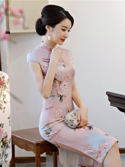 Pink Flower Embroidered Side Split Short Cheongsam