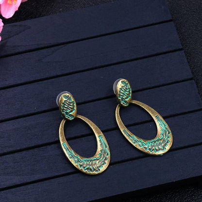 Retro oval hollow alloy pendant