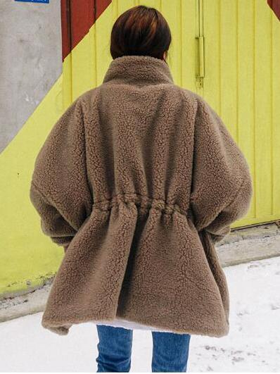 WARM LACE-UP BUTTON OUTWEAR