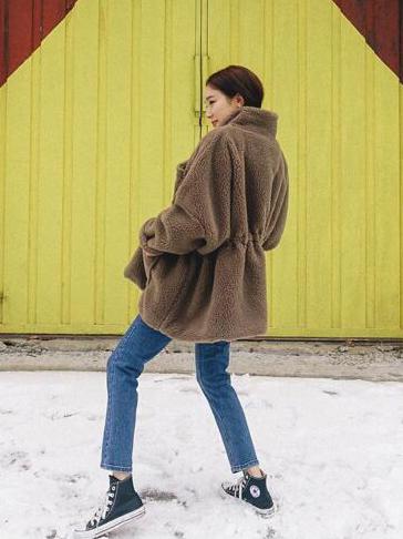 WARM LACE-UP BUTTON OUTWEAR