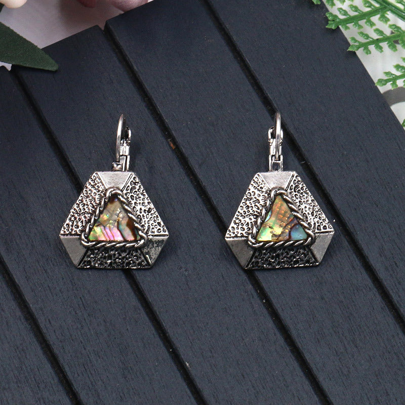 Irregular geometric elegant shell inlaid lady's ear buckle