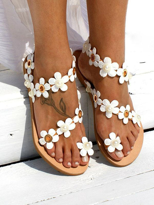 Pretty Flower Beach Flat Sandals