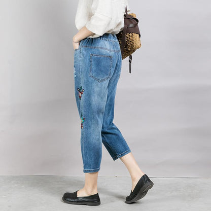 Embroidered Flowers And Frayed Casual Jeans