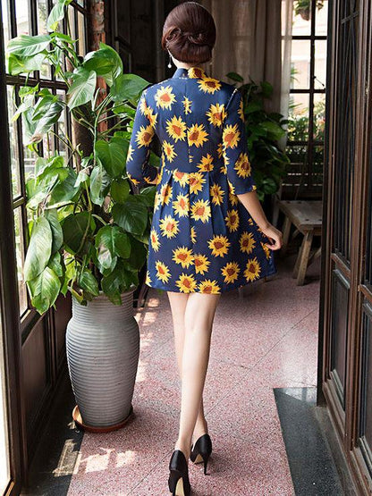 Elegance Frog Half Sleeves Stand Collar Slim Short Cheongsam