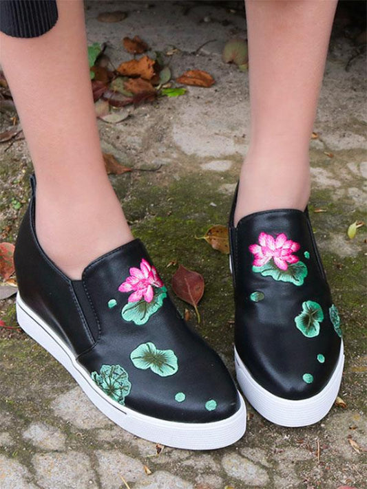 Embroidered Lotus Floral Leather Increased Internal Loafers