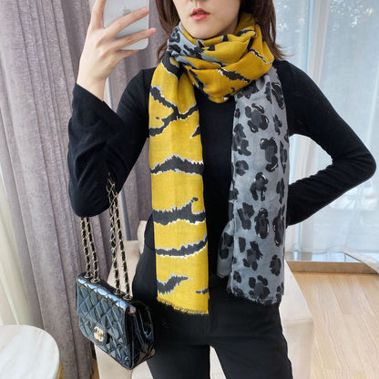 Beautiful Silver Pressed Design Casual Scarf