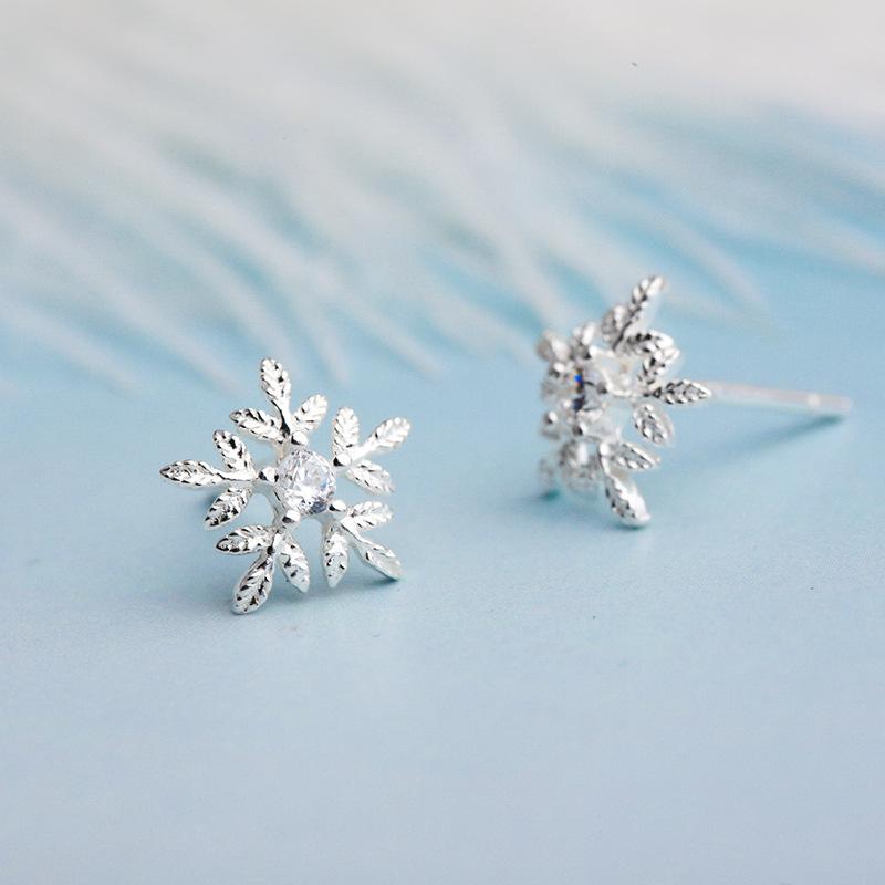 Beautiful Simple Snowflake Earrings