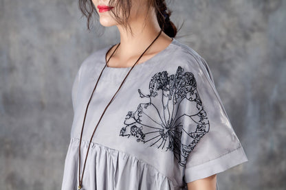 Loose Short Sleeve Round Neck Black Pleated Dress
