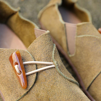 Retro Women Horn Button Handmade Leather Shoes Green