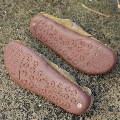 Retro Women Horn Button Handmade Leather Shoes Green