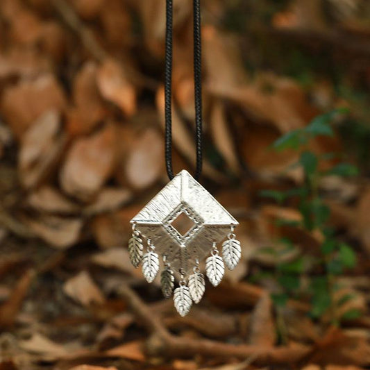 Rope Chain Square Metal Seven Leaves Pendant Necklace
