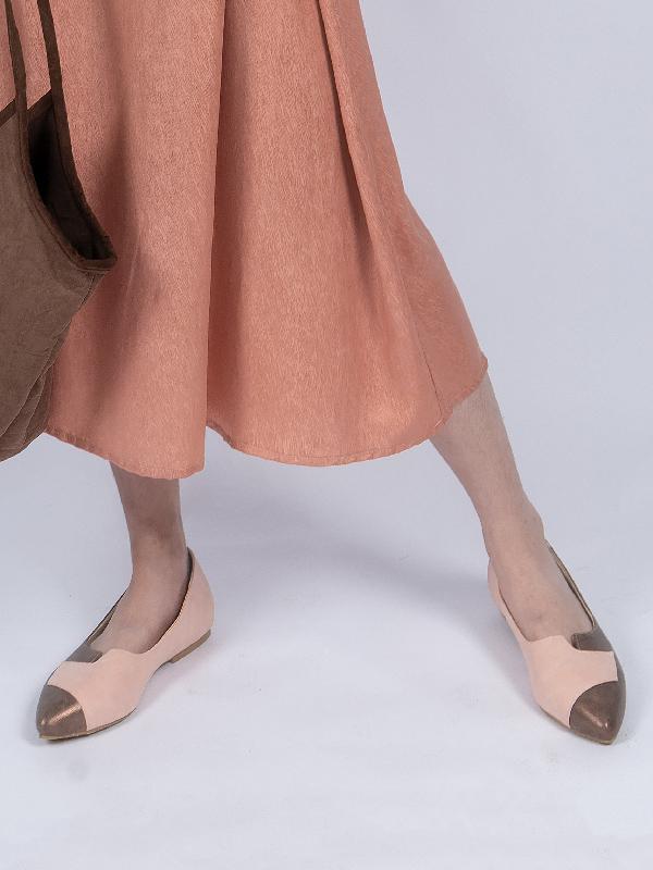 Contrast Color Pointed Flats