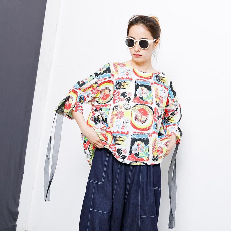 Multi-Colored Graffiti Printed Spliced Lace T-Shirt