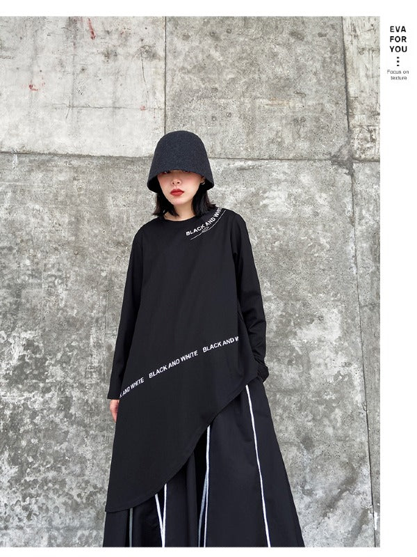 Loose Cropped Asymmetric Letter Printed T-Shirt