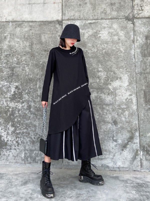 Loose Cropped Asymmetric Letter Printed T-Shirt